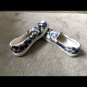Old Navy Slip on shoes (8)